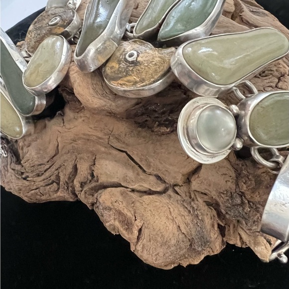 Echo Of The Dreamer River rock bracelet - Picture 10 of 15